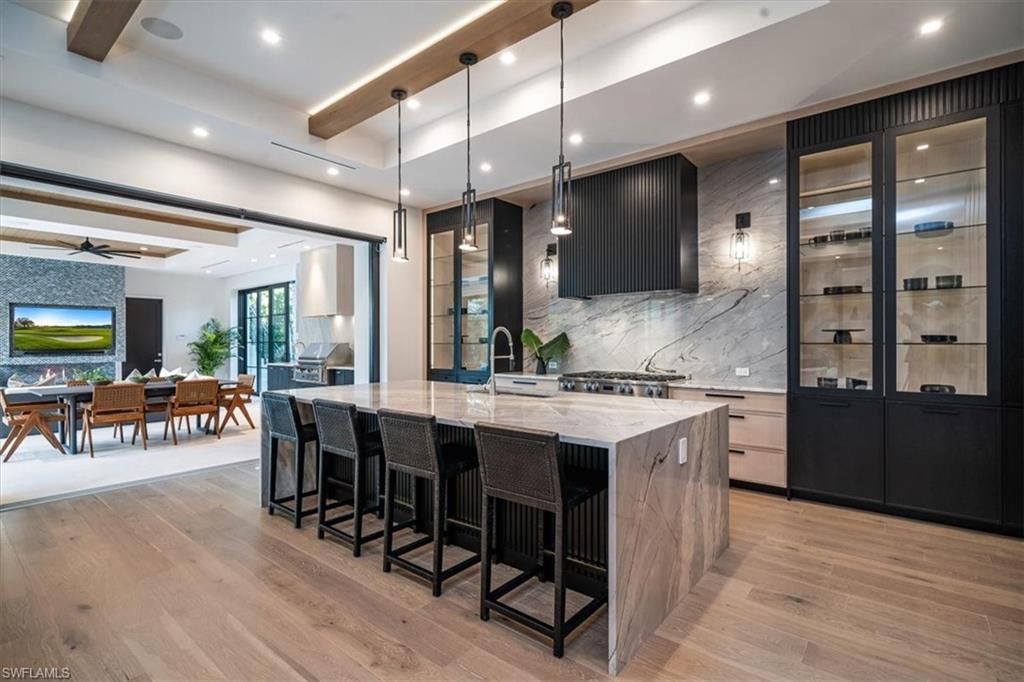 349 2nd Ave N, Naples, FL 34102 Photo