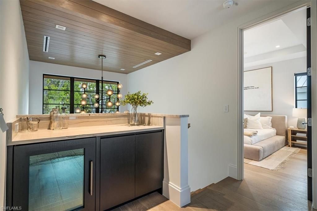 349 2nd Ave N, Naples, FL 34102 Photo