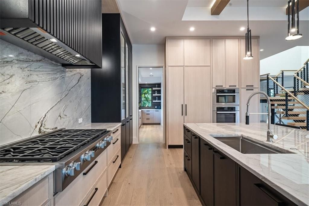 349 2nd Ave N, Naples, FL 34102 Photo