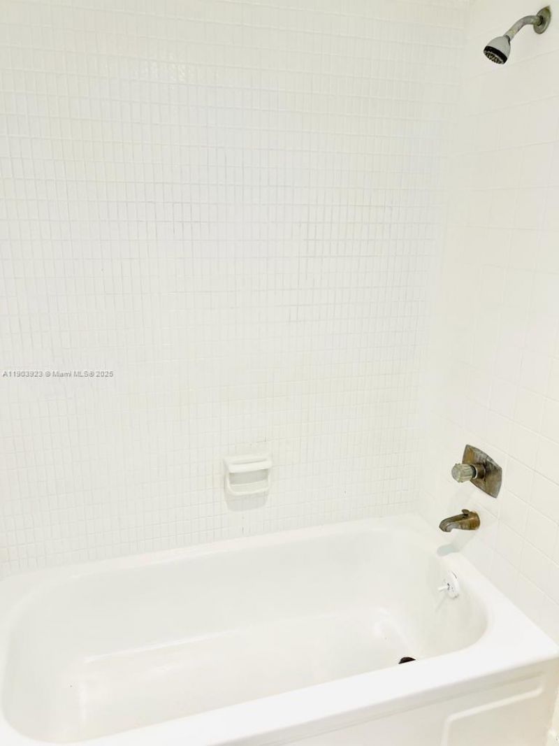 231 174th St, Unit MO-3, Sunny Isles Beach, FL 33160 Photo