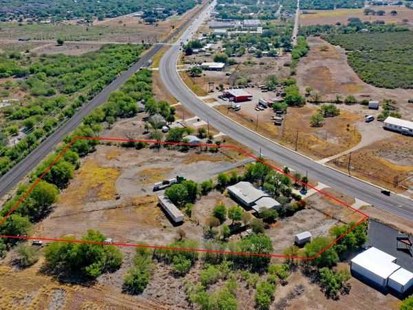 2906 US HIGHWAY 90, Hondo, TX 78861