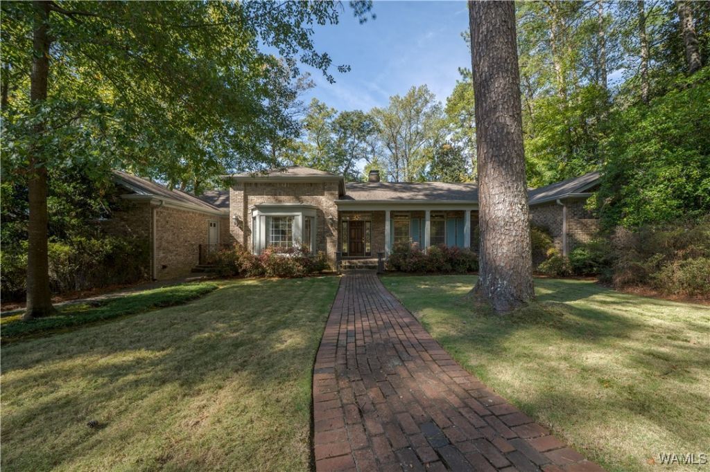 1304 High Forest Drive N, Tuscaloosa, AL 35406 Main Photo