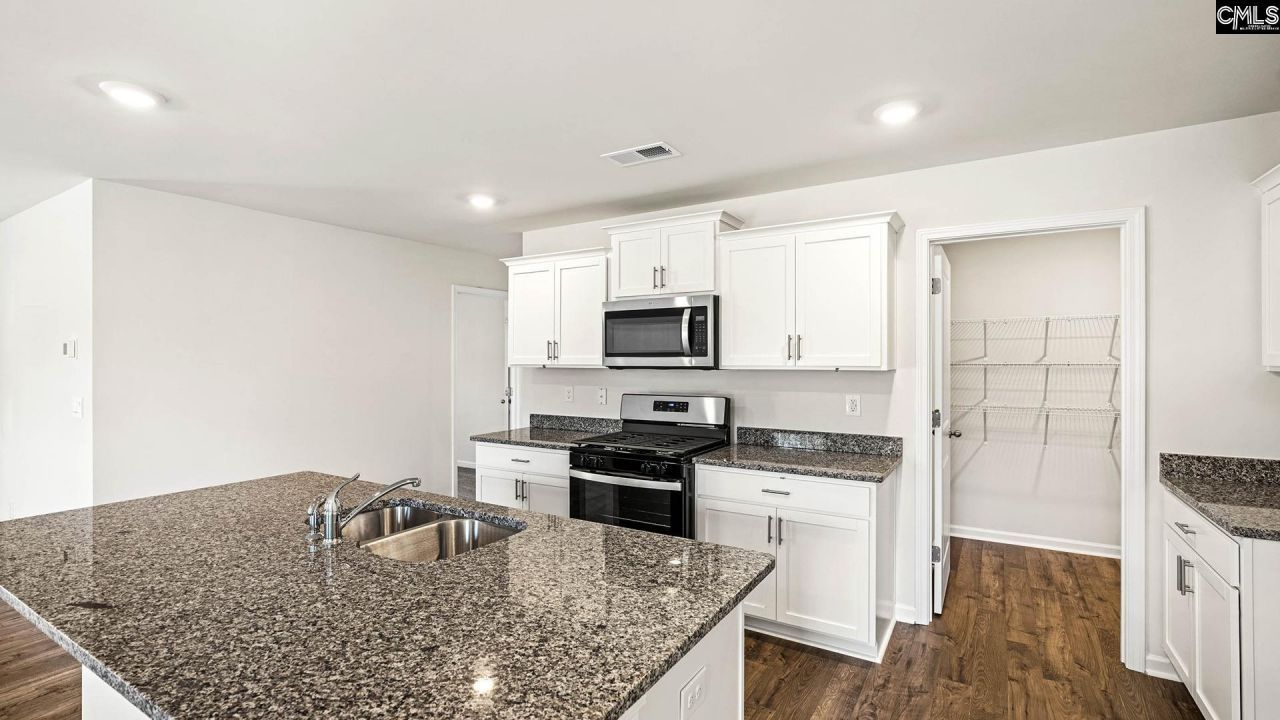 1047 Rampart Court Photo 4