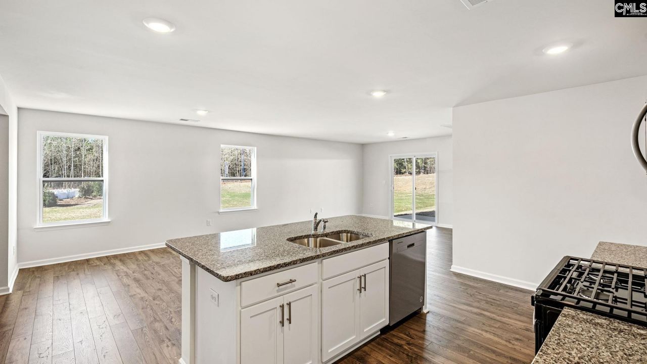 1047 Rampart Court Photo 6