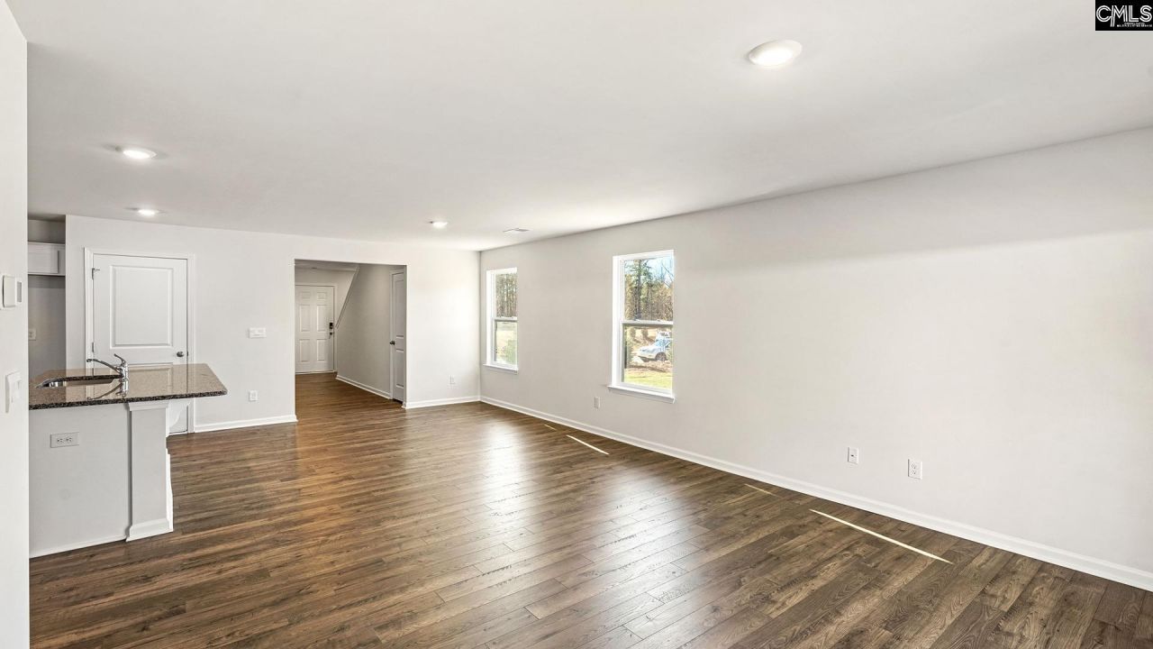 1047 Rampart Court Photo 8