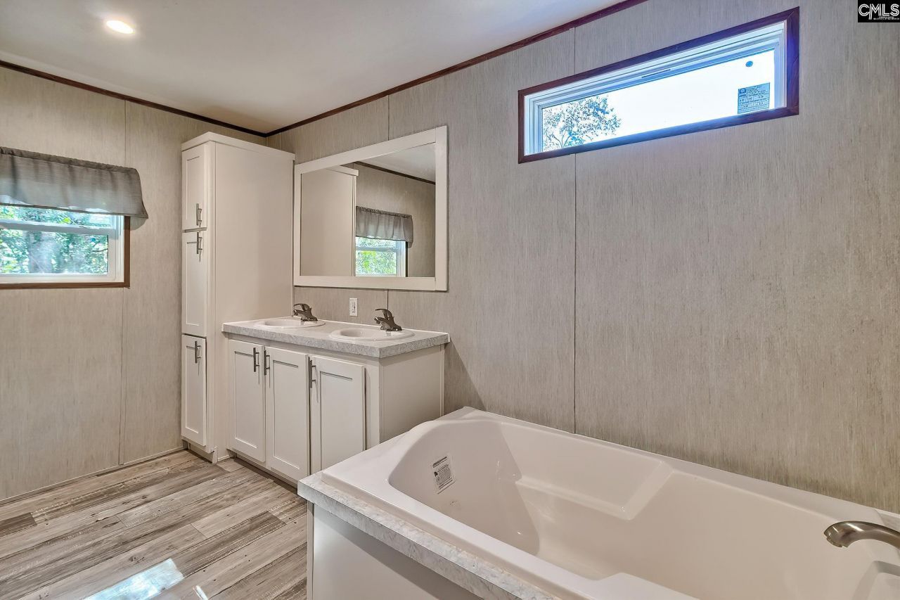 1657 Woodtrail Drive Photo 12