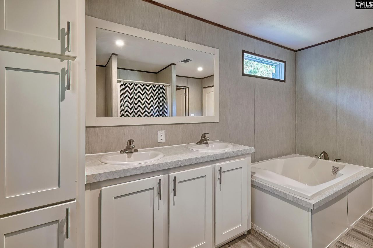 1657 Woodtrail Drive Photo 13