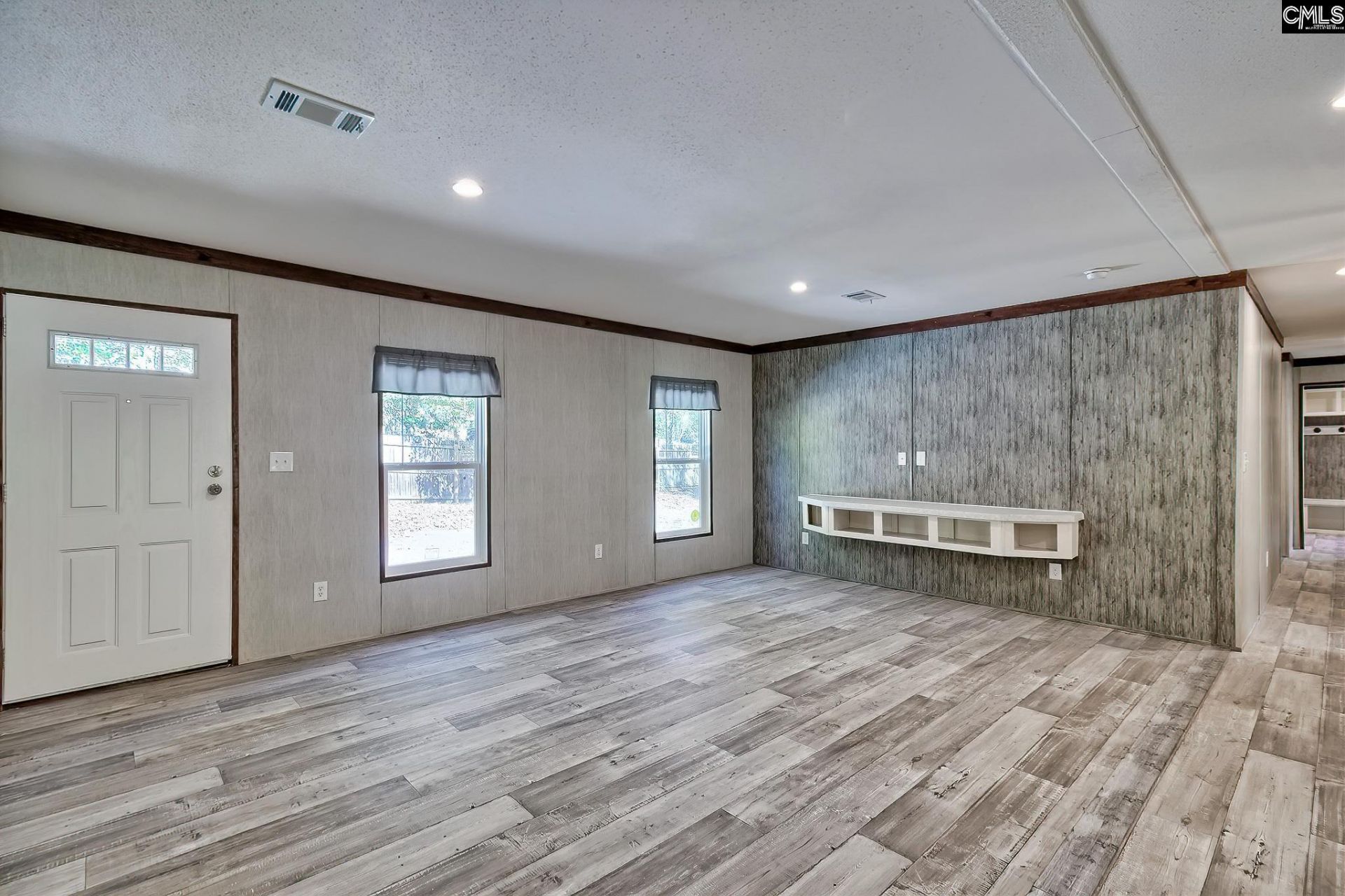1657 Woodtrail Drive Photo 4