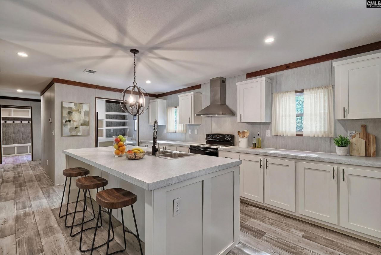 1657 Woodtrail Drive Photo 4