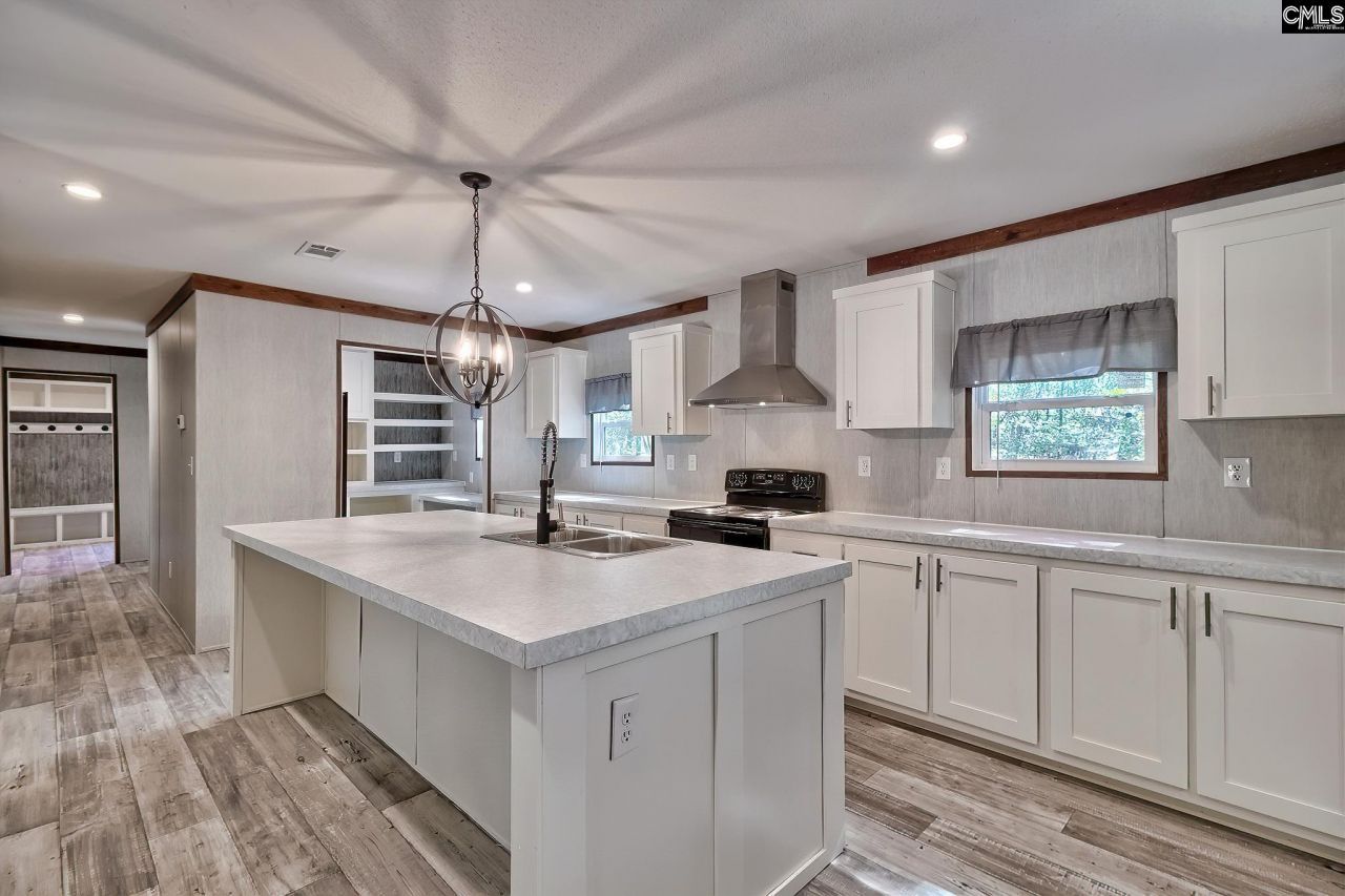 1657 Woodtrail Drive Photo 5