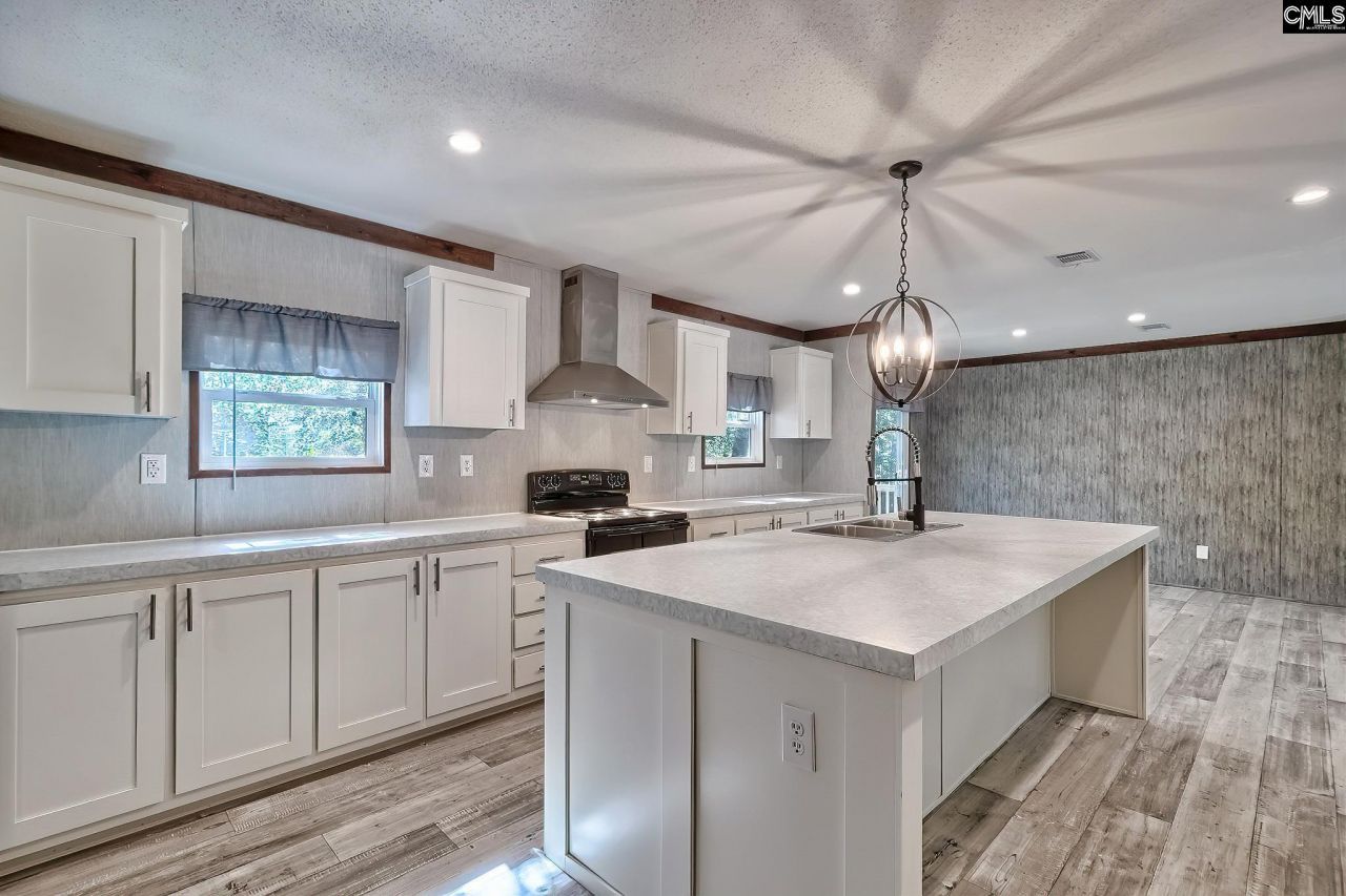 1657 Woodtrail Drive Photo 6