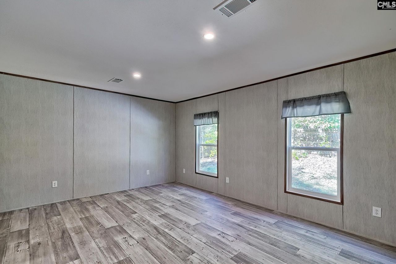 1657 Woodtrail Drive Photo 9