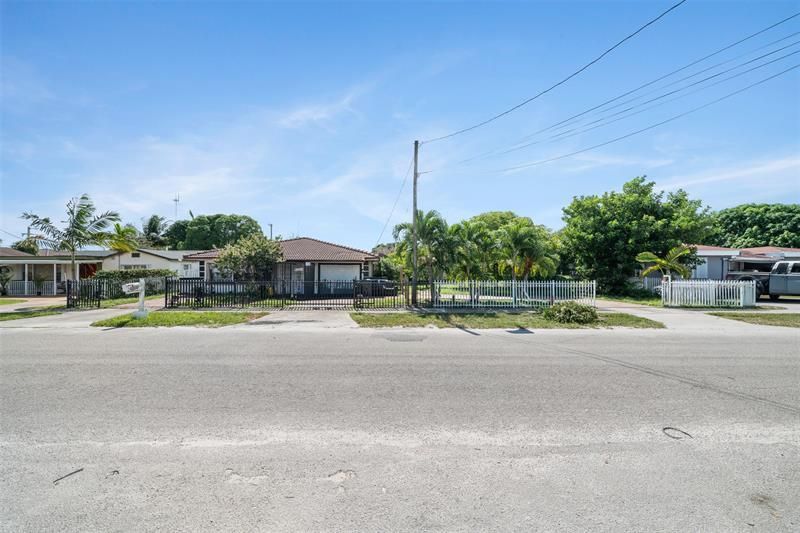 5720 Flagler St, Hollywood, FL 33023 Photo