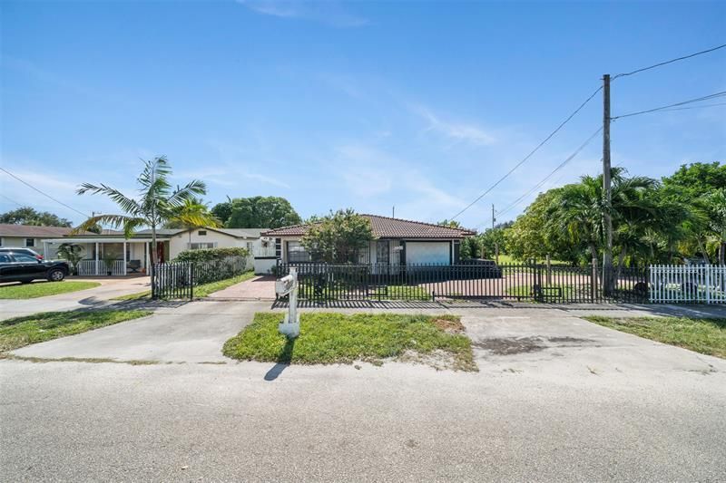 5720 Flagler St, Hollywood, FL 33023 Photo