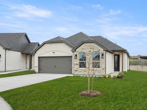 5900 Carmona Trail, Fort Worth, TX 76123