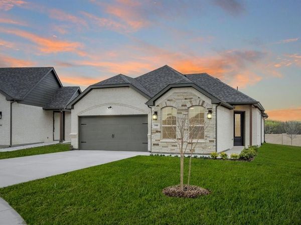 5900 Carmona Trail, Fort Worth, TX 76123