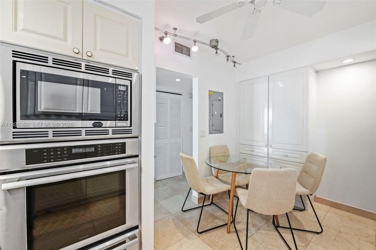 8925 Collins Ave, Unit 9J, Surfside, FL 33154 Photo