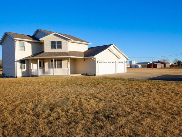 710 Otter Creek Drive, MILLEDGEVILLE, IL 61051