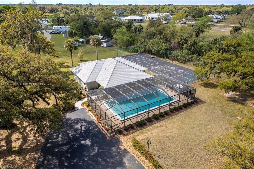 1261 Riverbend Dr, La Belle, FL 33935 Photo