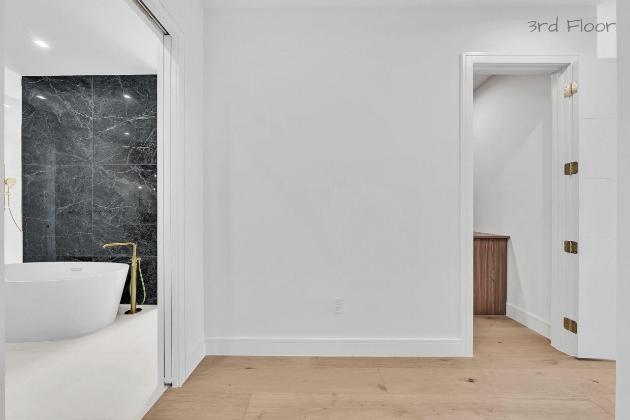 16 Seaside Avenue, Key Largo, FL 33037 Photo