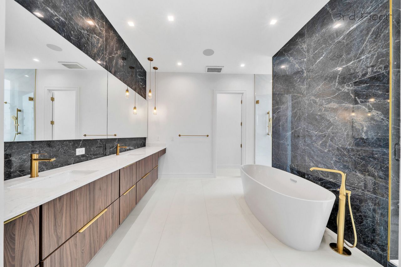 16 Seaside Avenue, Key Largo, FL 33037 Photo