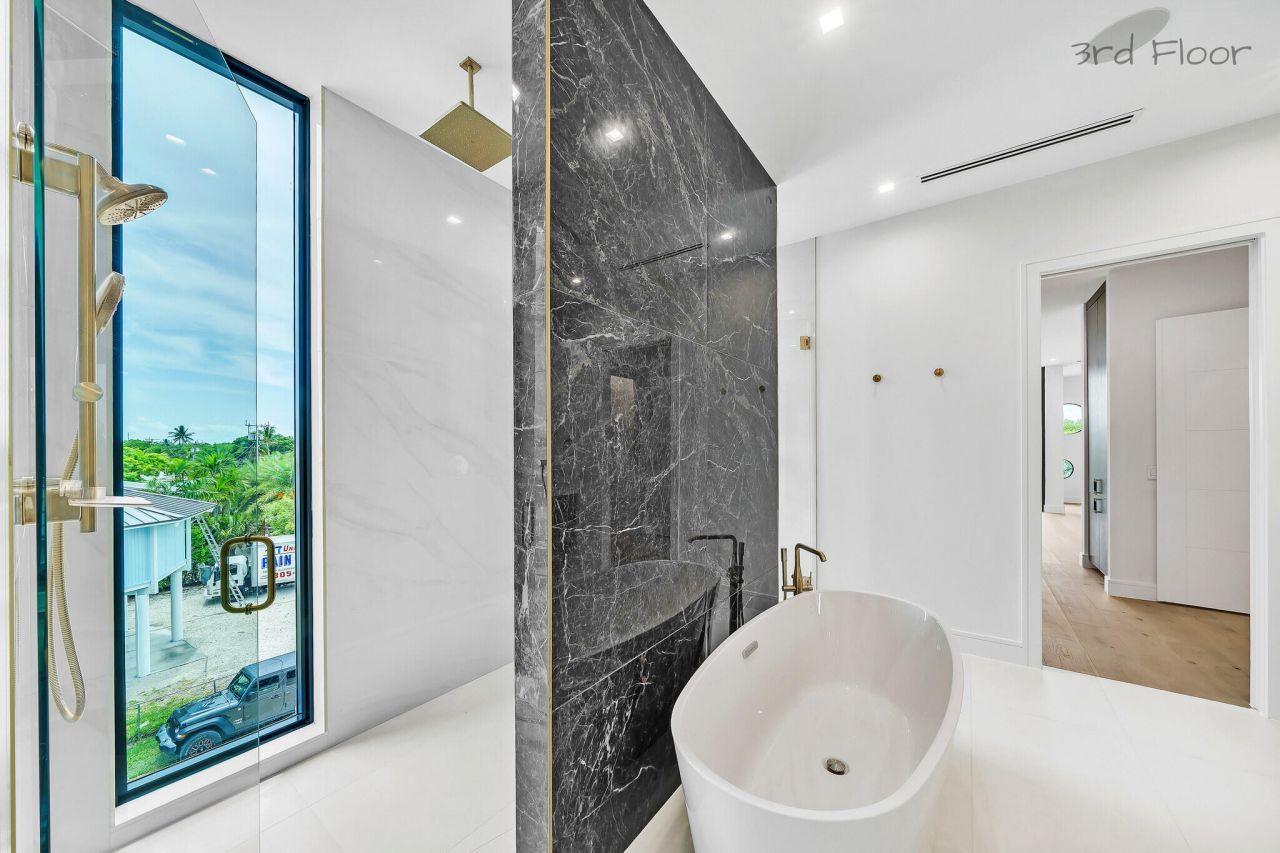 16 Seaside Avenue, Key Largo, FL 33037 Photo