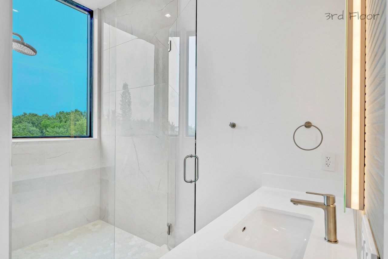 16 Seaside Avenue, Key Largo, FL 33037 Photo