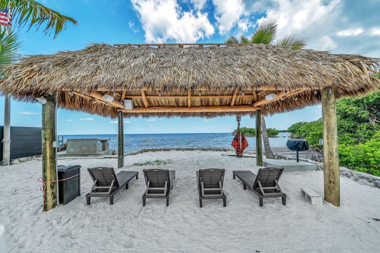 16 Seaside Avenue, Key Largo, FL 33037 Photo