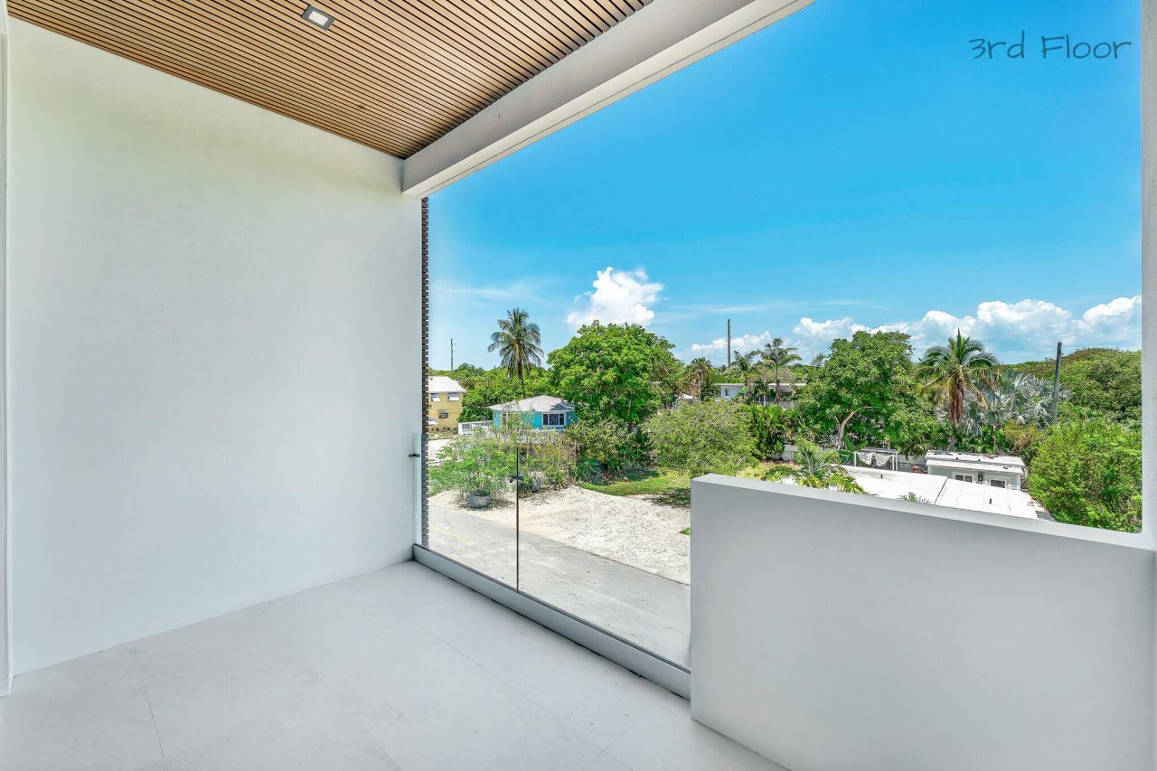 16 Seaside Avenue, Key Largo, FL 33037 Photo