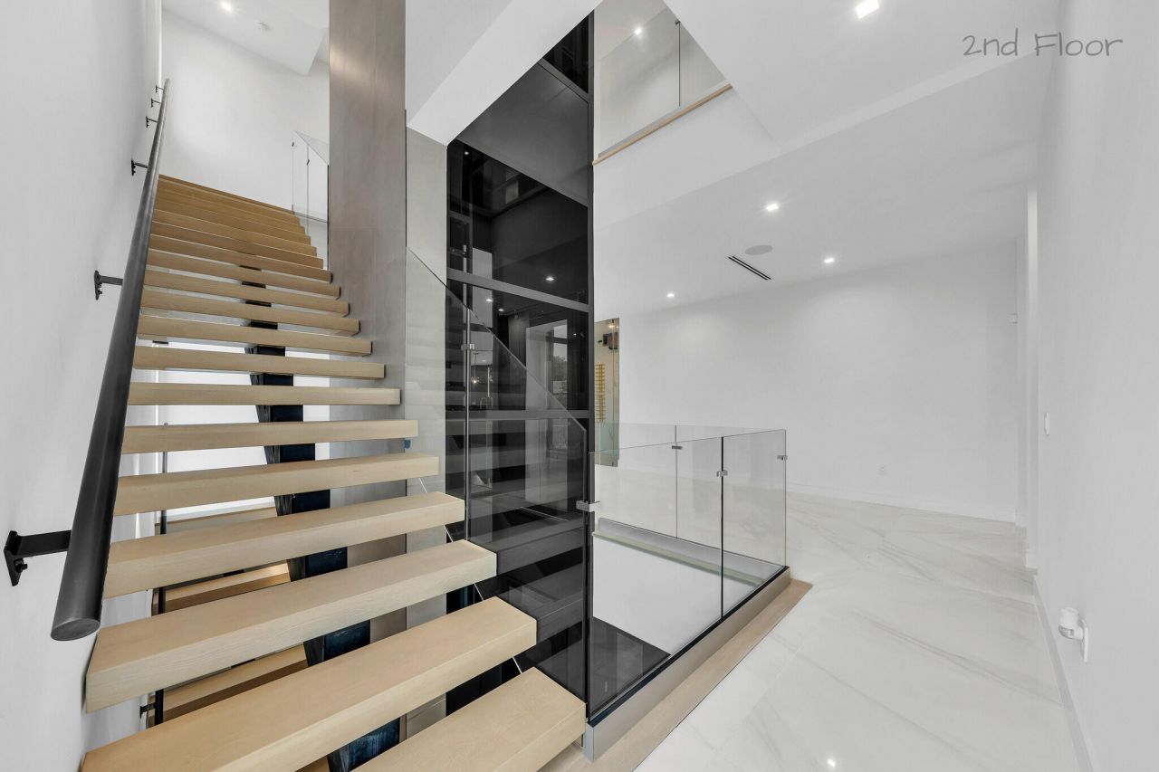 16 Seaside Avenue, Key Largo, FL 33037 Photo