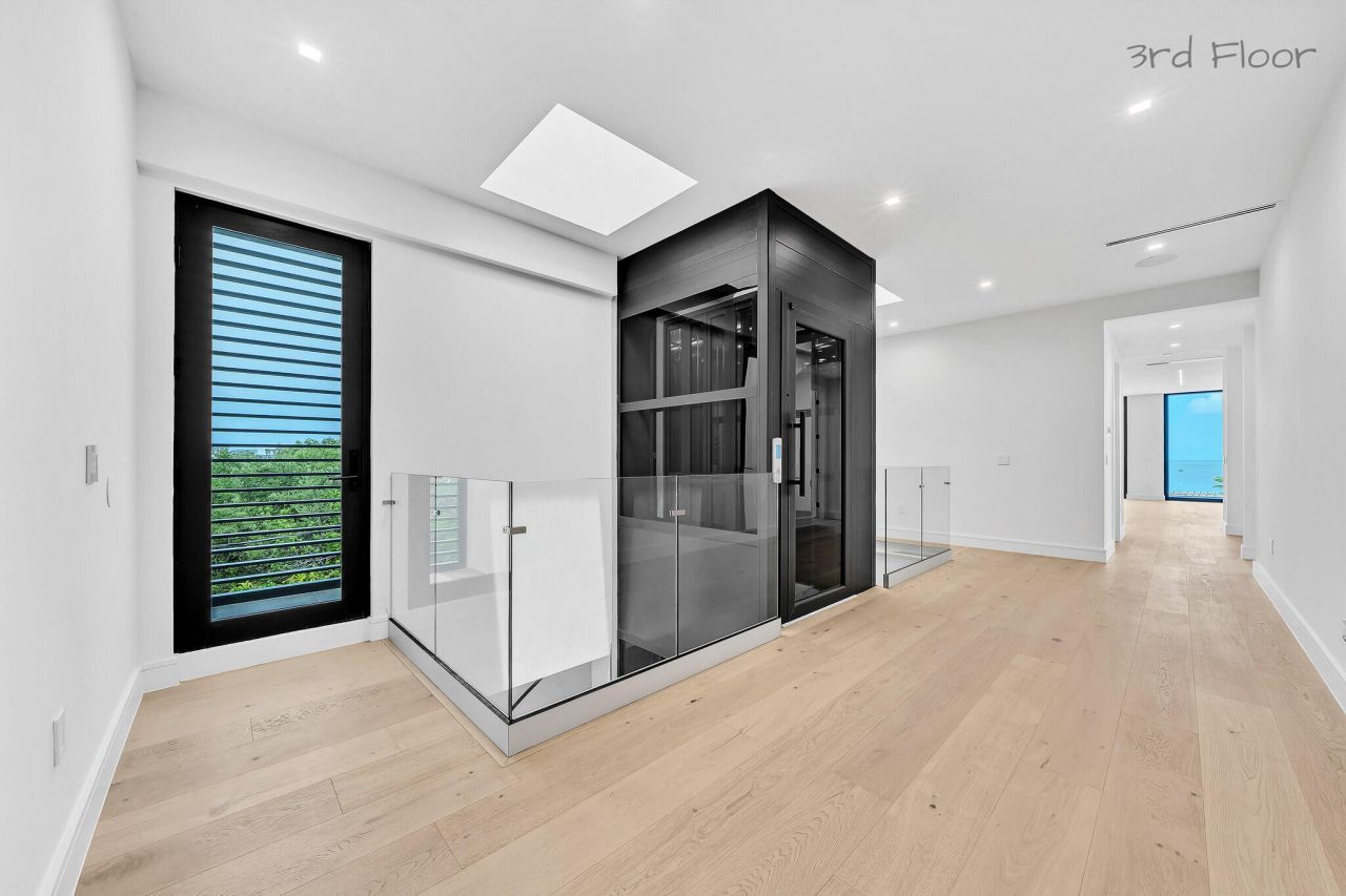 16 Seaside Avenue, Key Largo, FL 33037 Photo