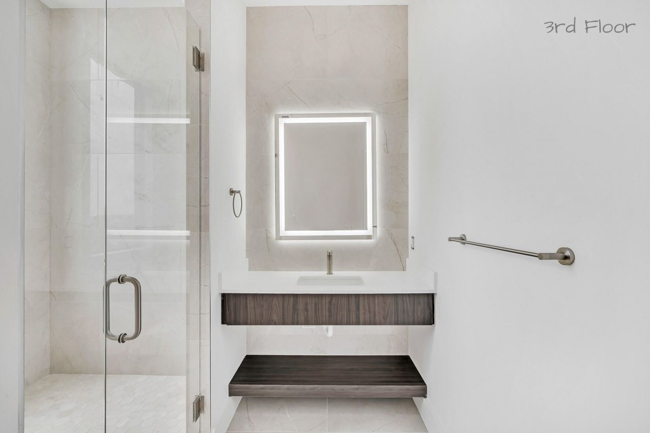 16 Seaside Avenue, Key Largo, FL 33037 Photo