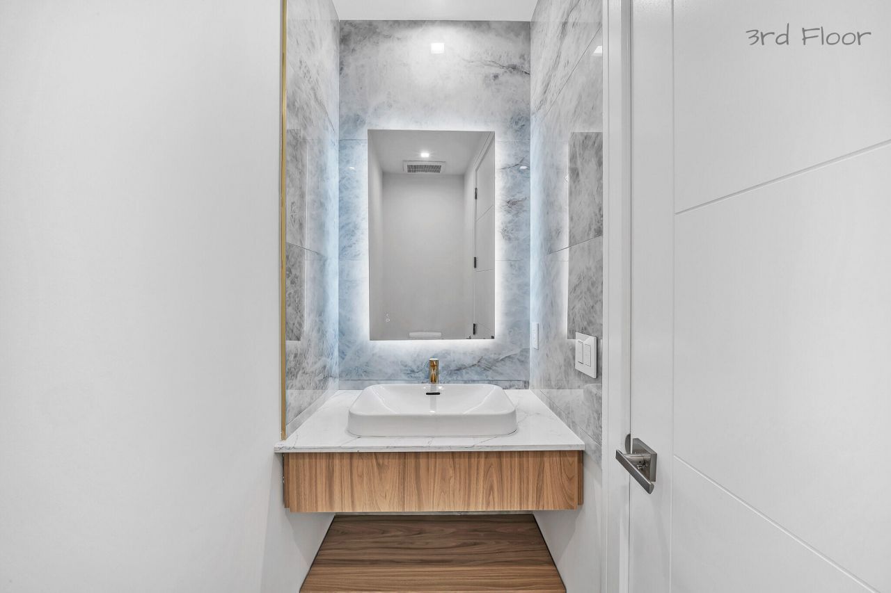 16 Seaside Avenue, Key Largo, FL 33037 Photo