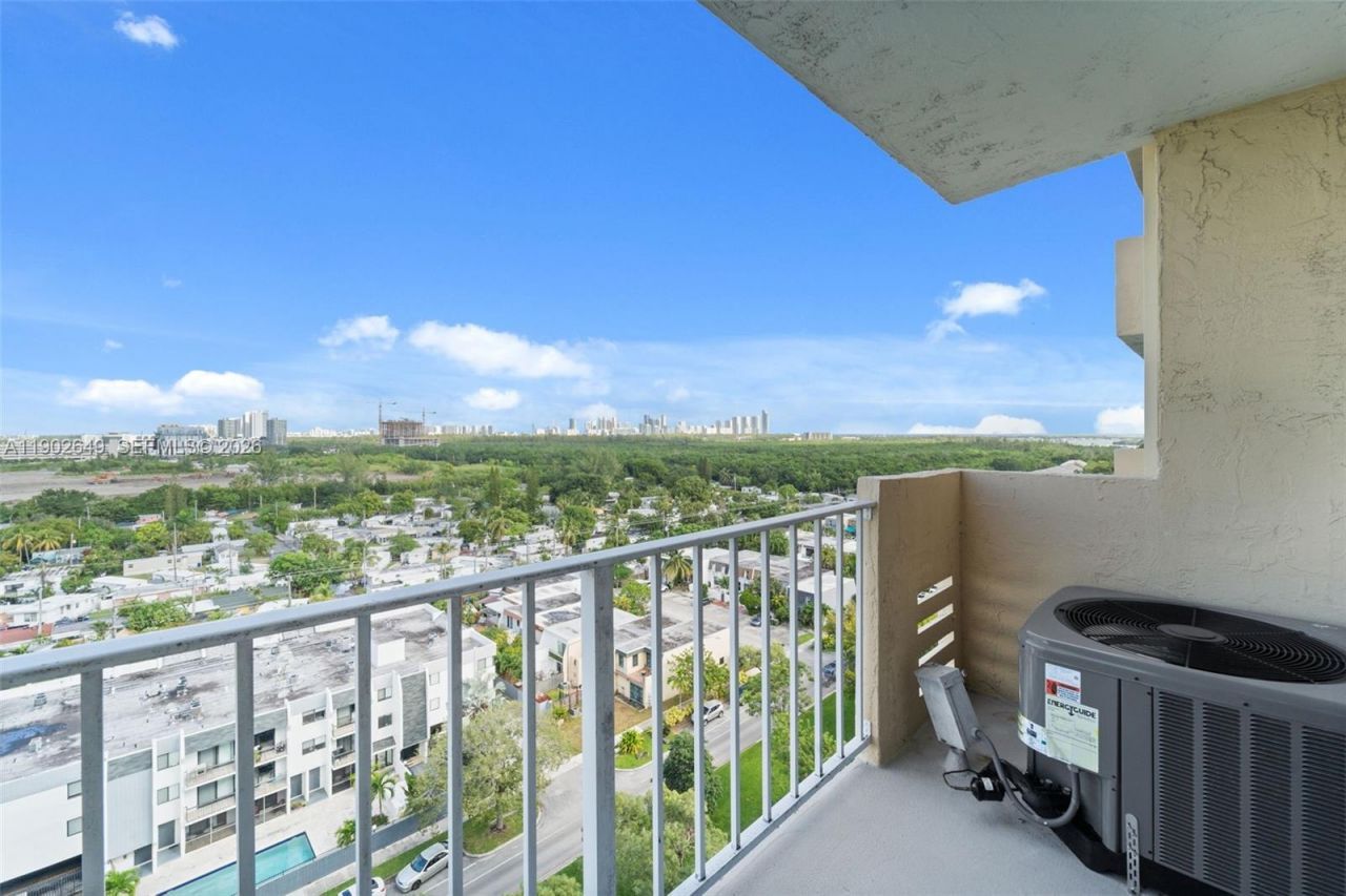 2350 NE 135th St, Unit 1401, North Miami, FL 33181 Photo