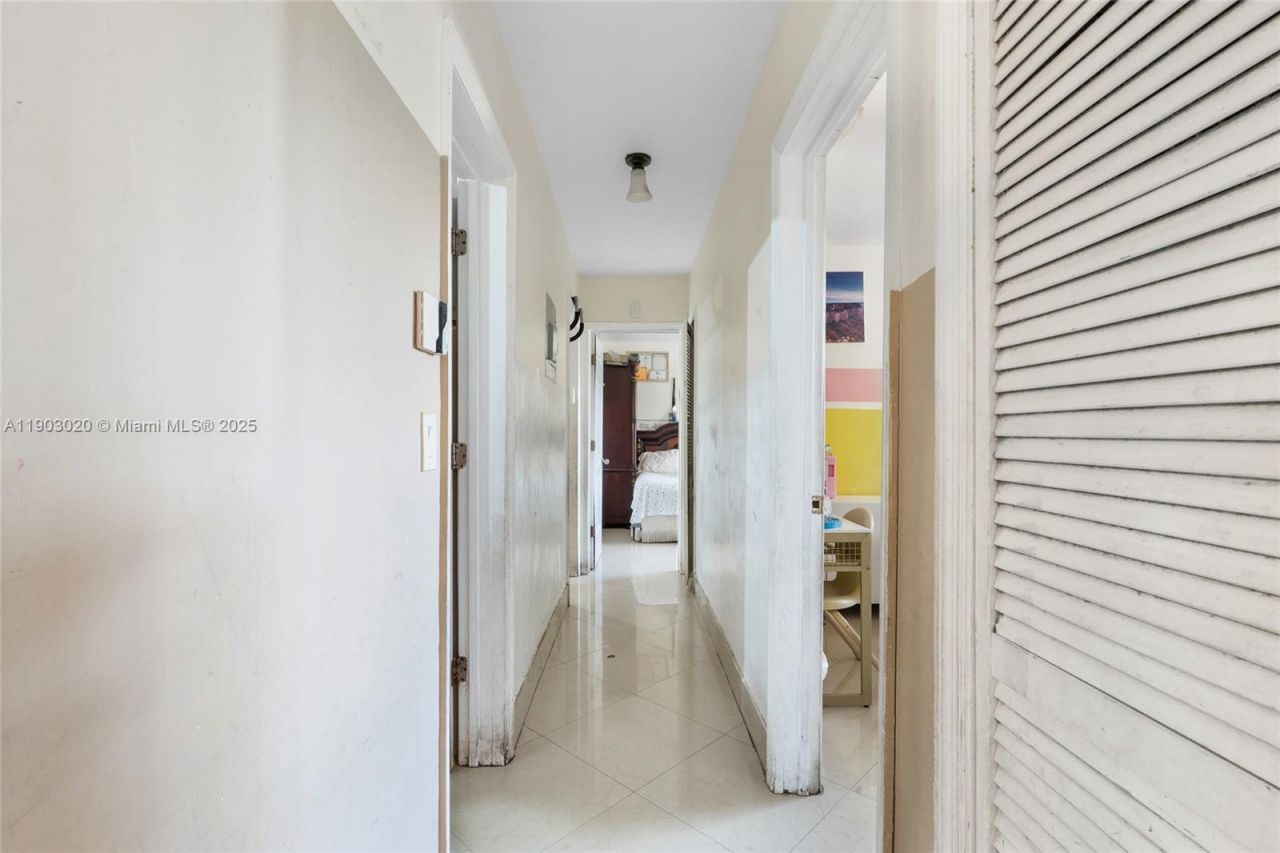 18151 NE 9th Ct, North Miami Beach, FL 33162 Photo