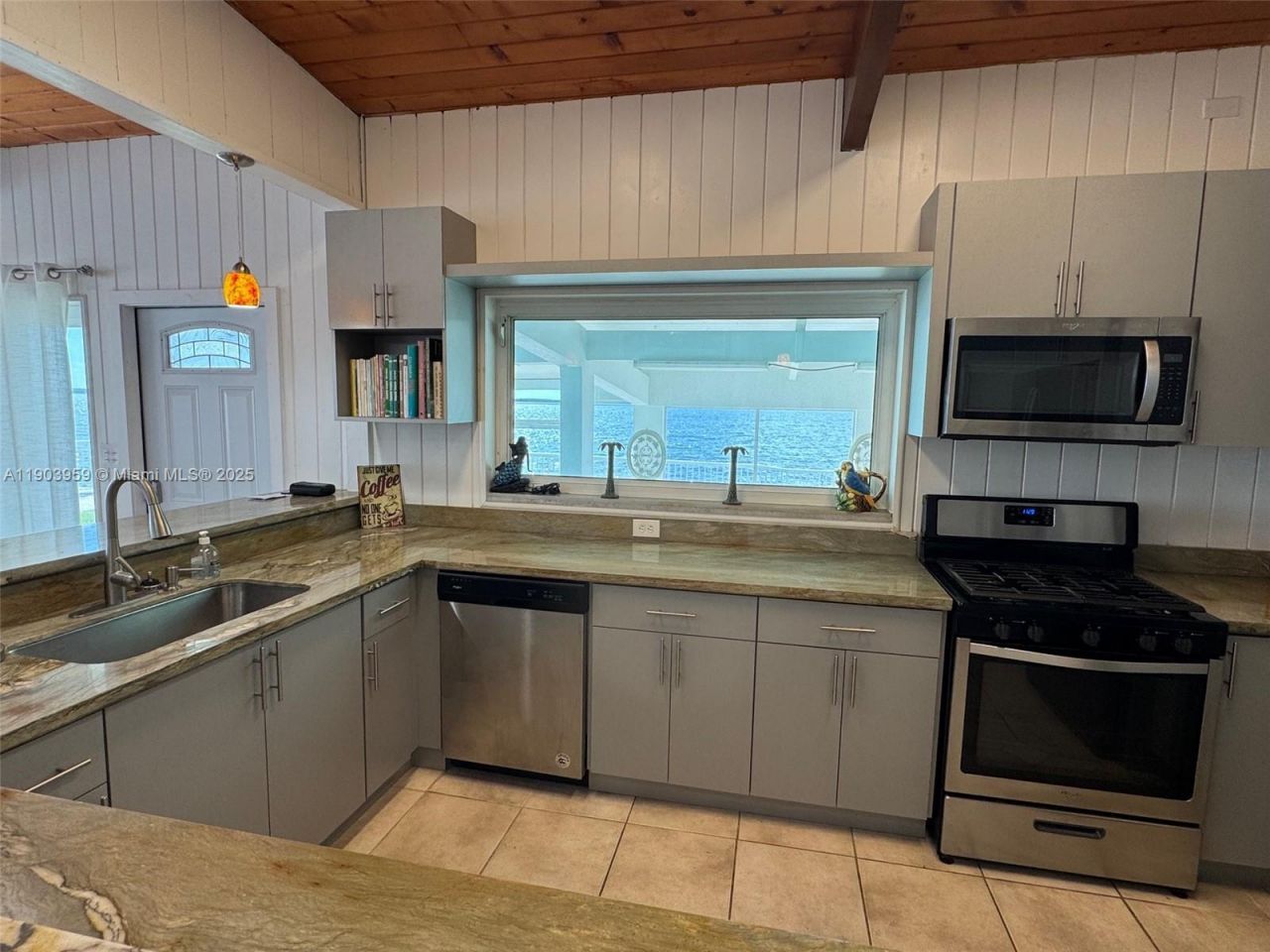 900 Morris Ave, Key Largo, FL 33037 Photo