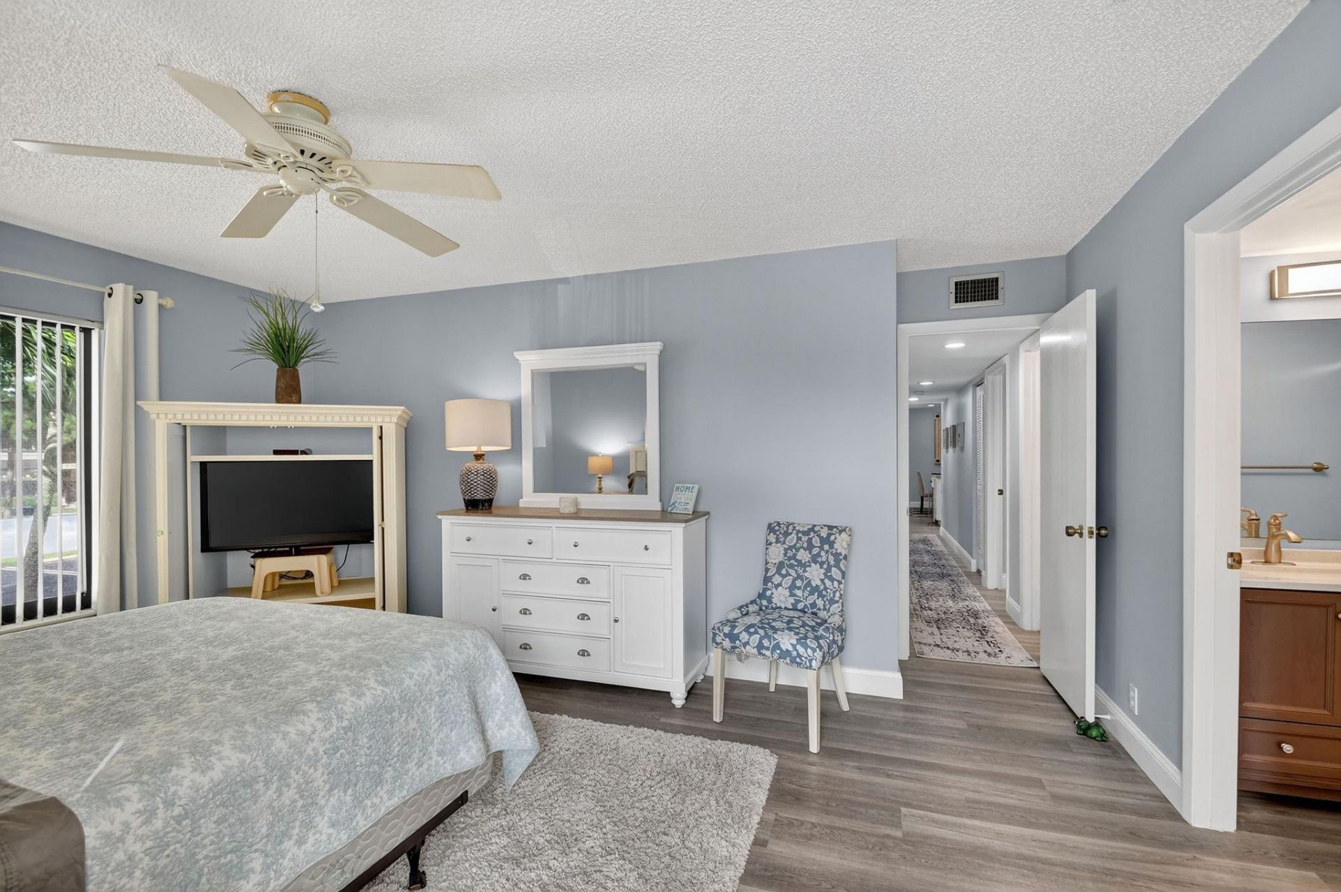 813 Sky Pine Way, Unit D2, Greenacres, FL 33415 Photo