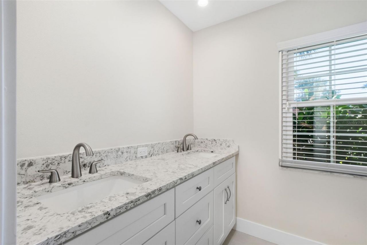 630 Venice Lane, Sarasota, FL 34242 Photo