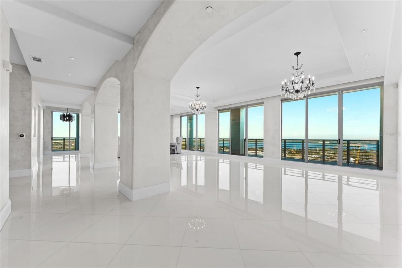 1209 E Cumberland Avenue, Unit 2802, Tampa, FL 33602 Photo