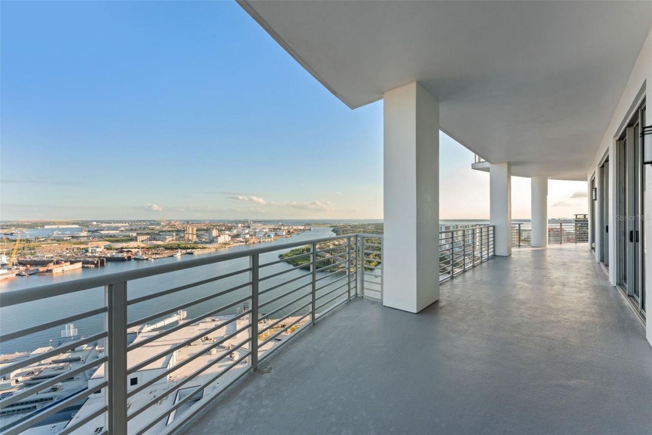 1209 E Cumberland Avenue, Unit 2802, Tampa, FL 33602 Photo