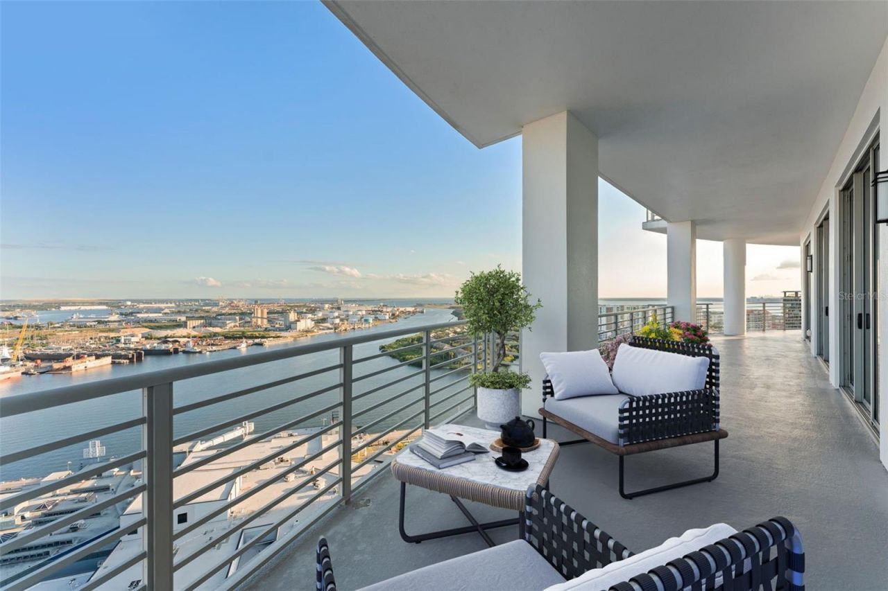 1209 E Cumberland Avenue, Unit 2802, Tampa, FL 33602 Photo