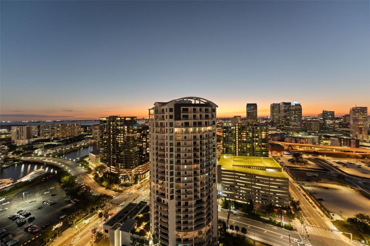 1209 E Cumberland Avenue, Unit 2802, Tampa, FL 33602 Photo