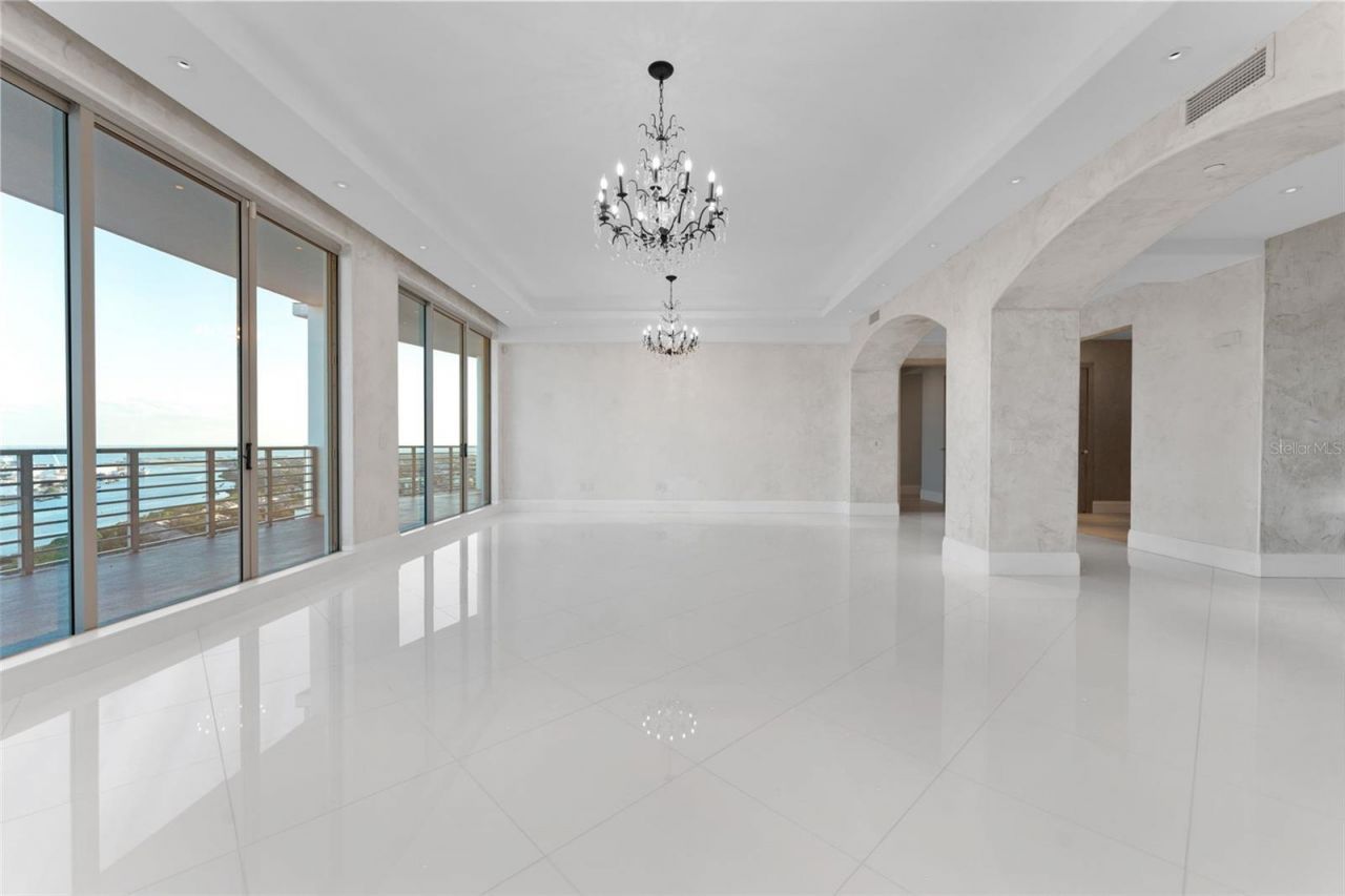 1209 E Cumberland Avenue, Unit 2802, Tampa, FL 33602 Photo