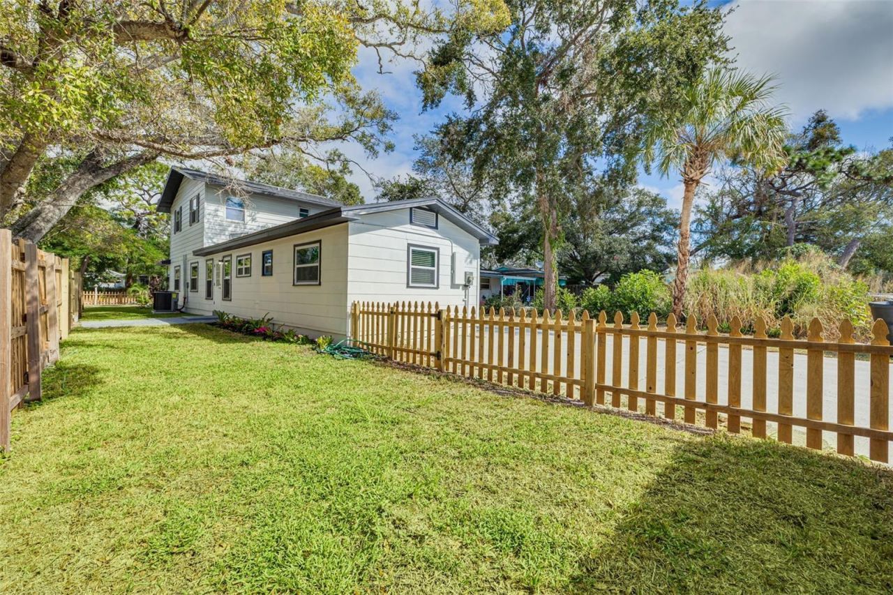 4954 2nd Avenue N, Saint Petersburg, FL 33710 Photo