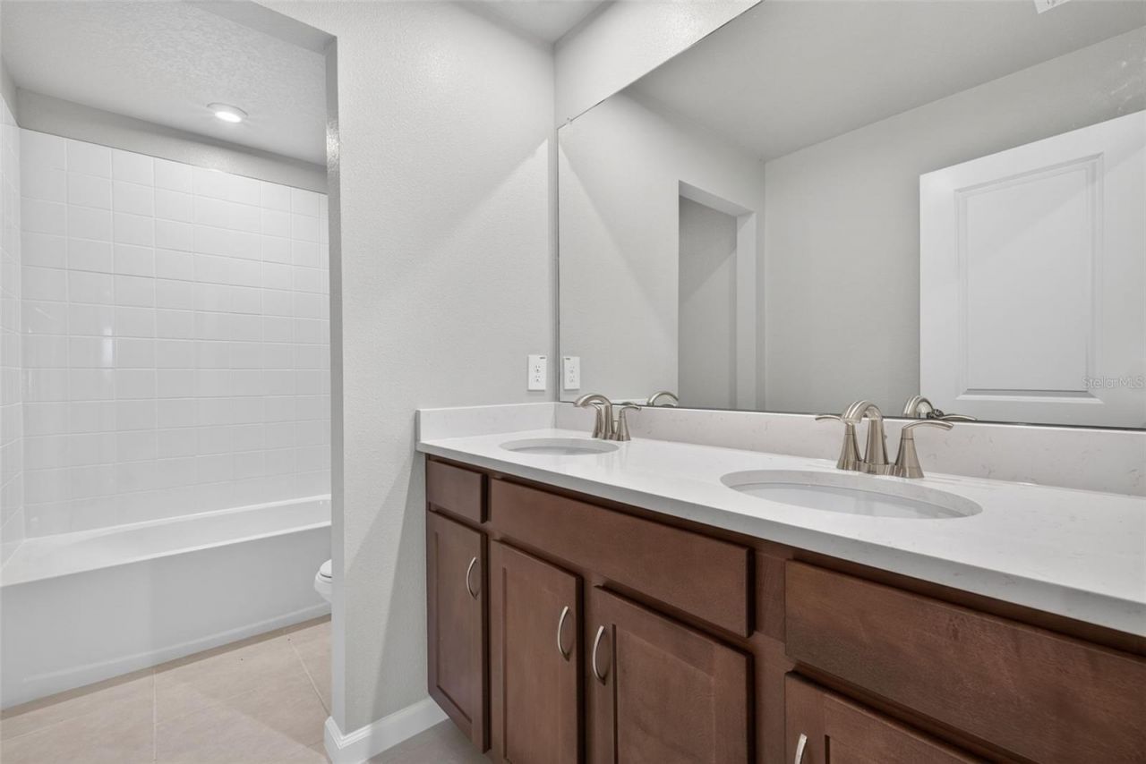 9240 Derbyshire Drive, Parrish, FL 34219 Photo