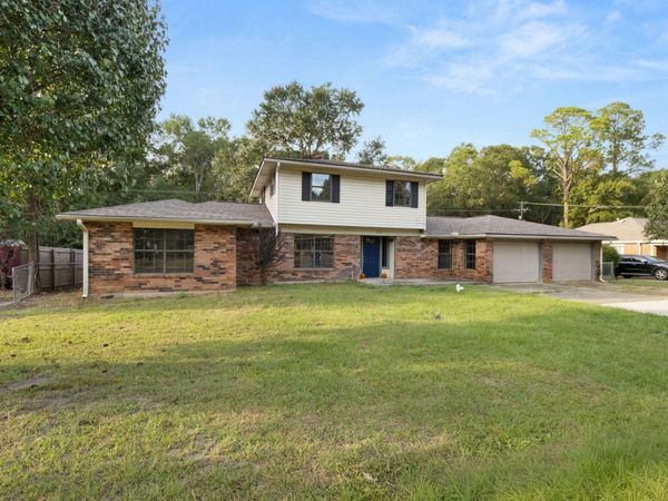 704 Auburn Dr , DeRidder, LA 70634