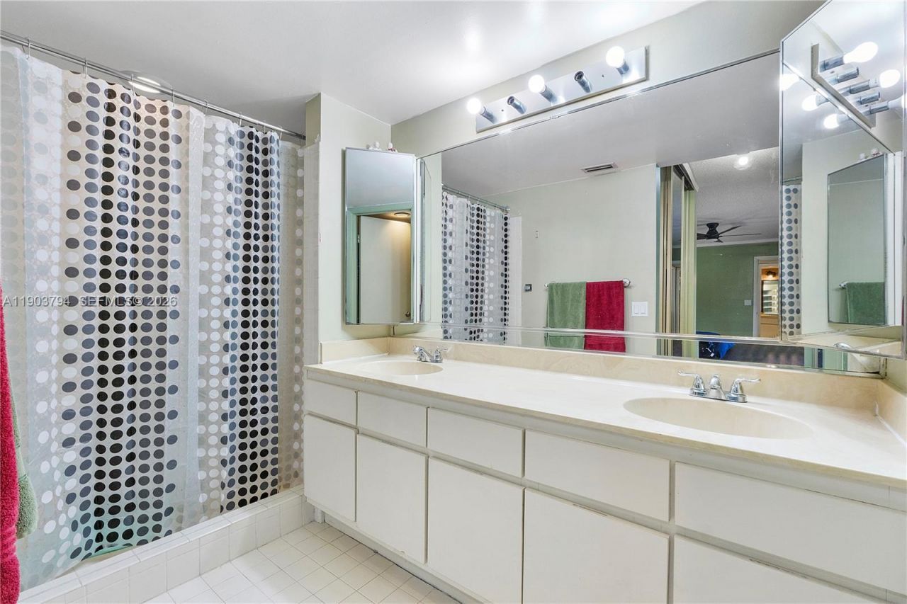 5924 NW 54th Ln, Tamarac, FL 33319 Photo