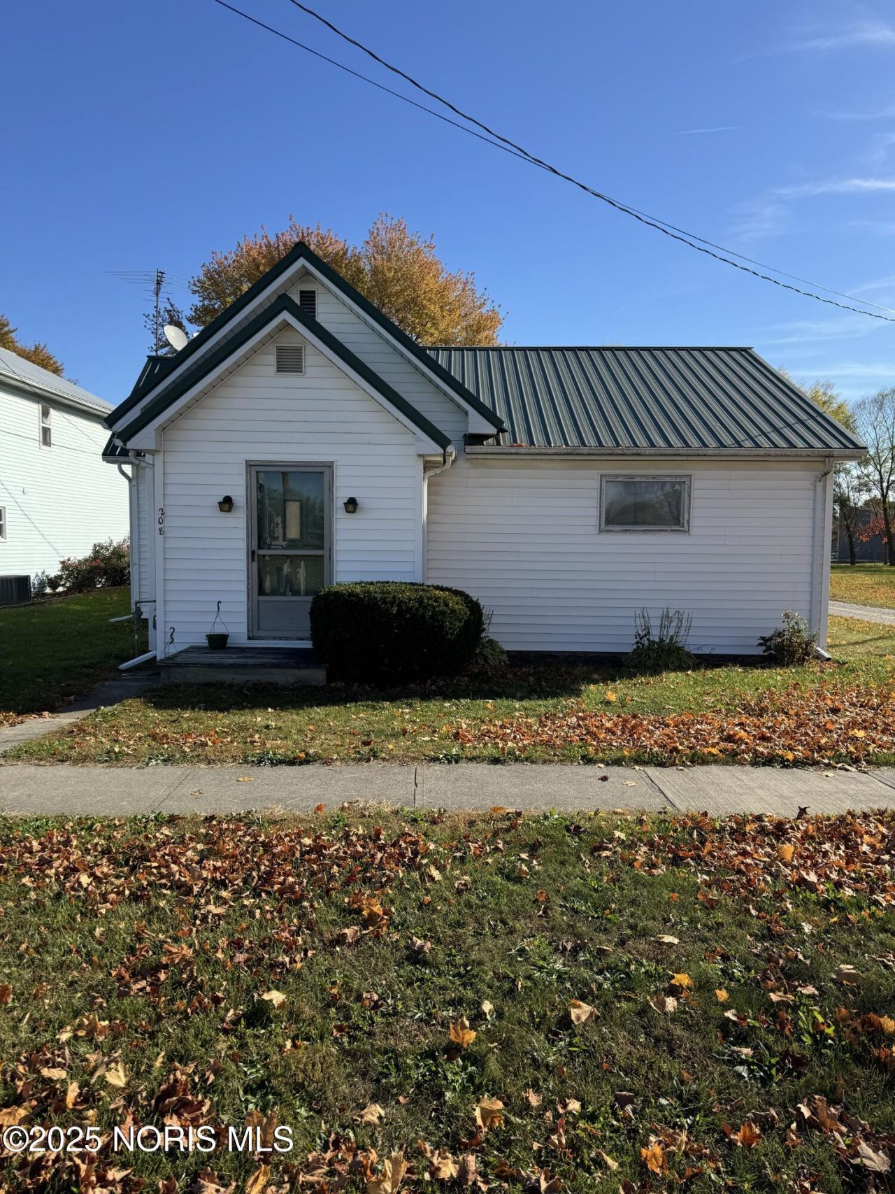 208 N Henry Street, Malinta, OH 43535 Main Photo