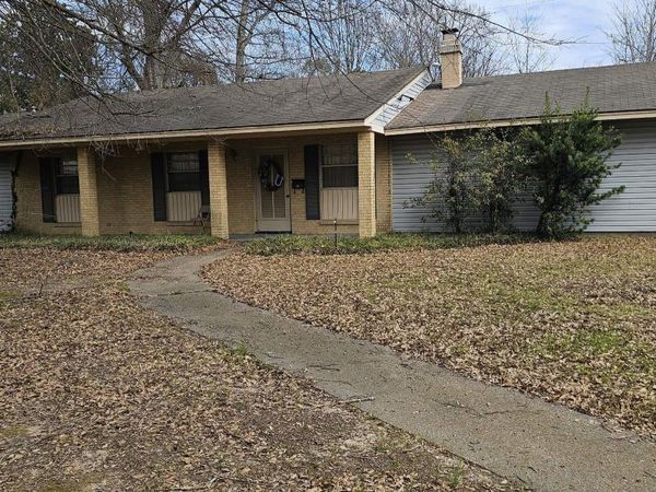 2832 Gretna Green Street, Jackson, MS 39209