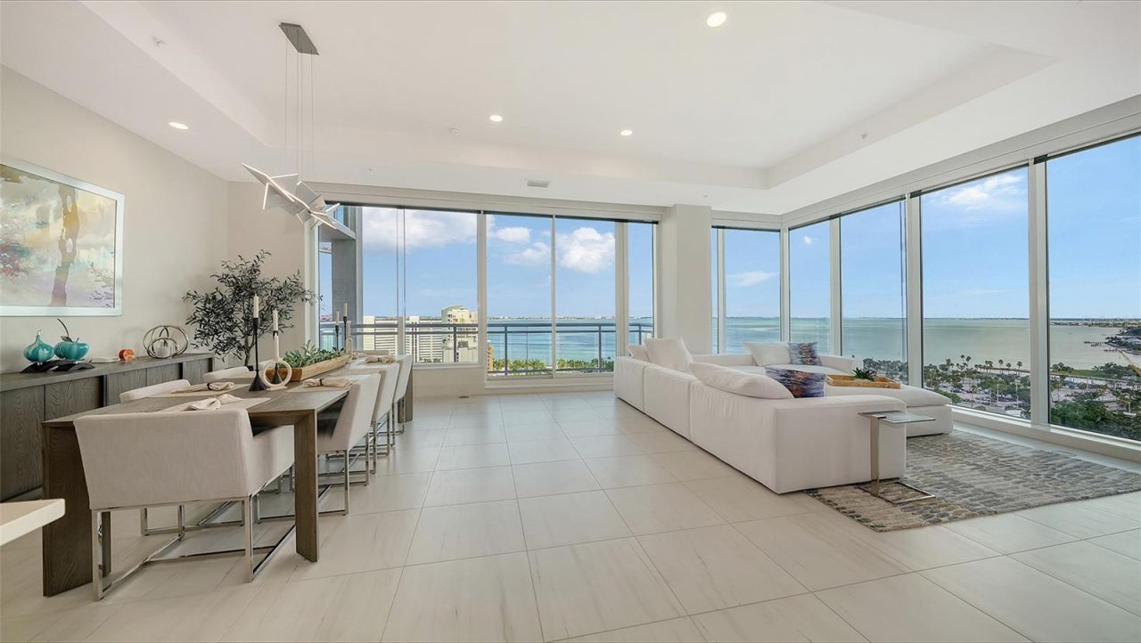 540 N Tamiami Trail, Unit 1702, Sarasota, FL 34236 Photo